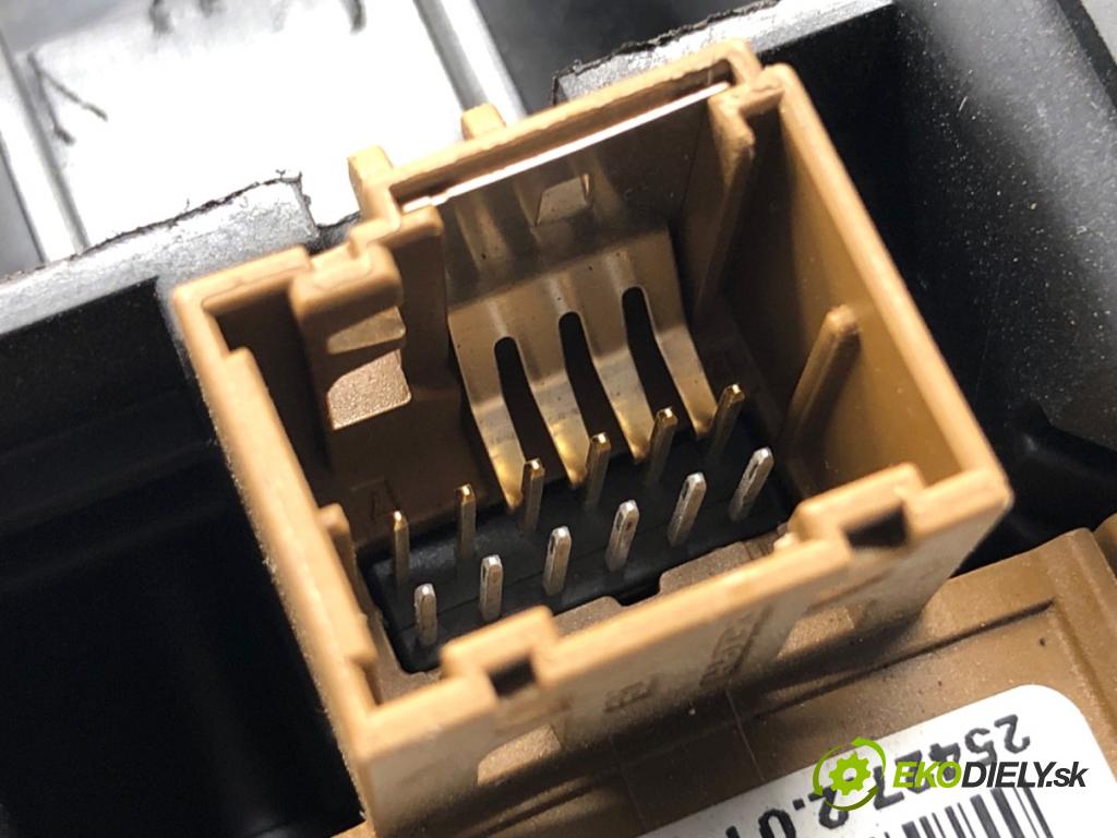 PEUGEOT BOXER II Skrzynia 2022 103 kW 2.2 BlueHDi 140 2179 přepínač kombinovaný 07357564830 (Páčky pod volantem)