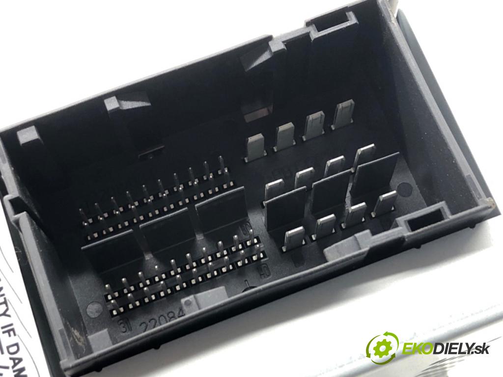 PEUGEOT BOXER II Skrzynia 2022 103 kW 2.2 BlueHDi 140 2179 RADIO 07357588640 (Audio zariadenie)