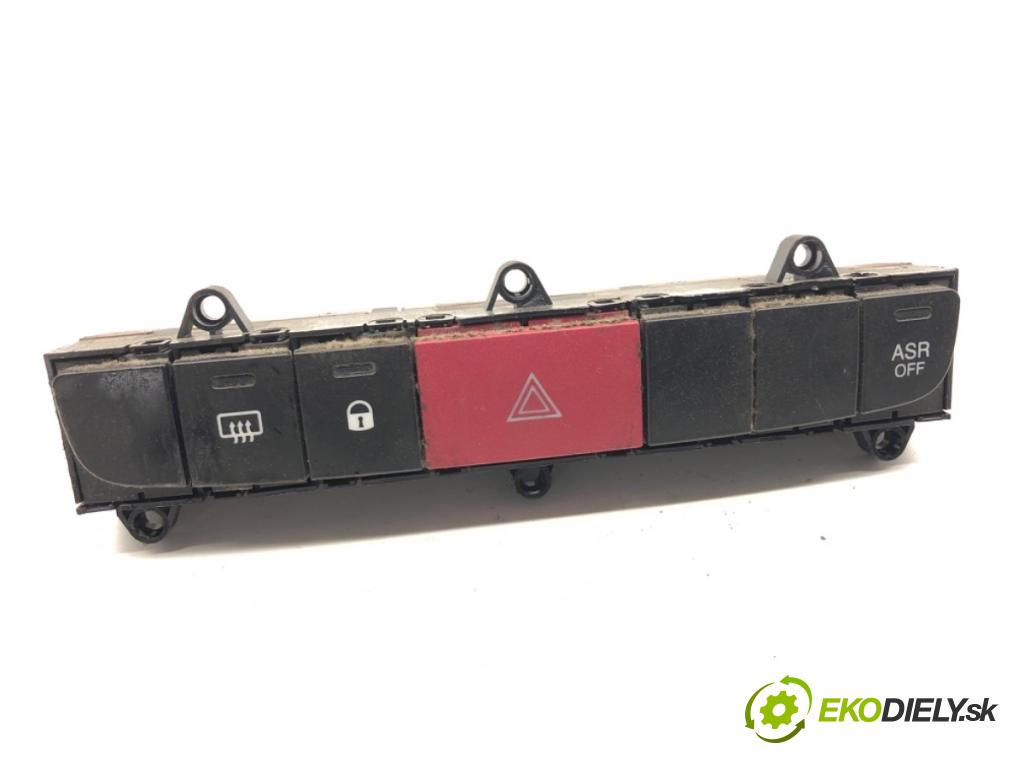 PEUGEOT BOXER II Skrzynia 2022 103 kW 2.2 BlueHDi 140 2179 Spínač svetiel výstražných (núdzových) 14404721ZD (Prepínacie páčky pod volantom)