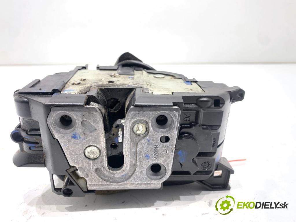 RENAULT MEGANE III liftback 2009 74 kW 1.6 16V (BZ0H) 1598 zámok Dvere ľavy predný 80503000