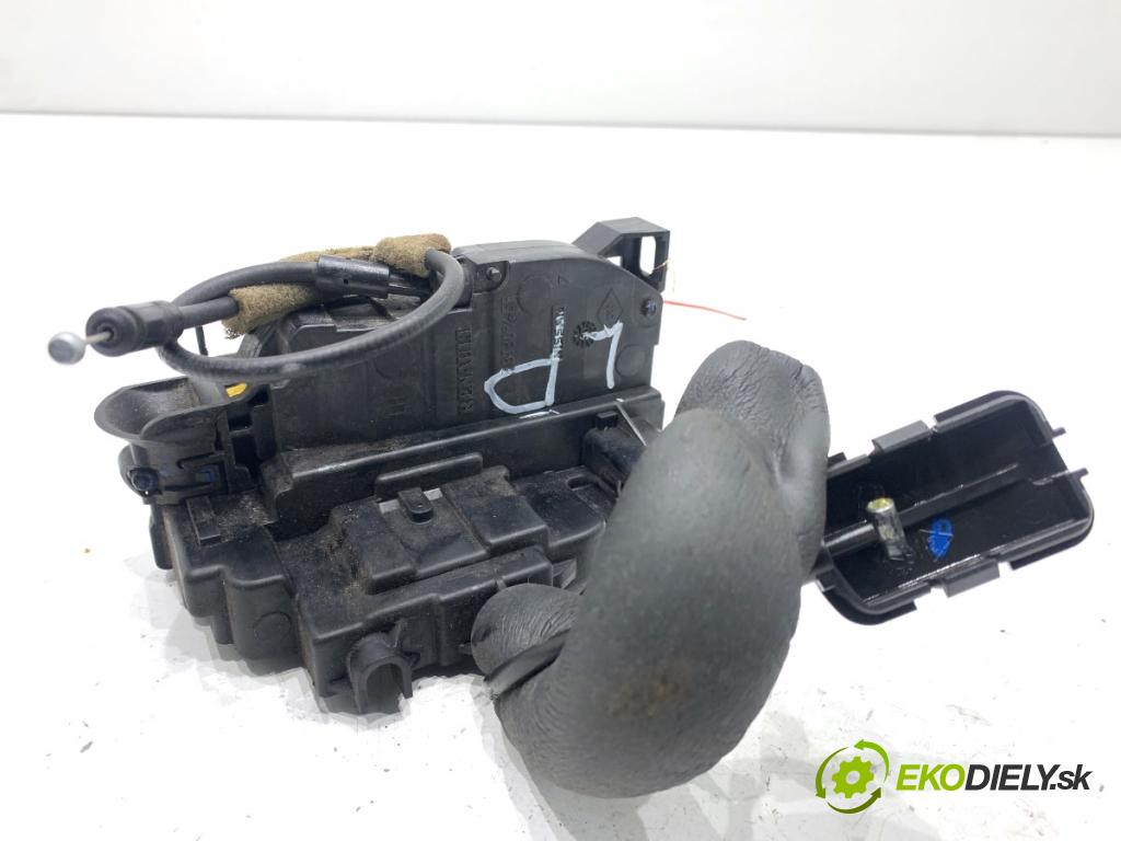 RENAULT MEGANE III liftback 2009 74 kW 1.6 16V (BZ0H) 1598 zámok Dvere ľavy predný 80503000