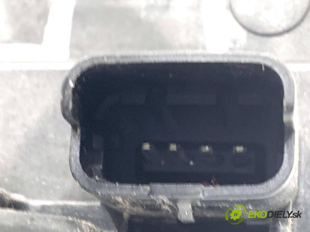 RENAULT MEGANE III liftback 2009 74 kW 1.6 16V (BZ0H) 1598 zámok Dvere ľavy predný 80503000