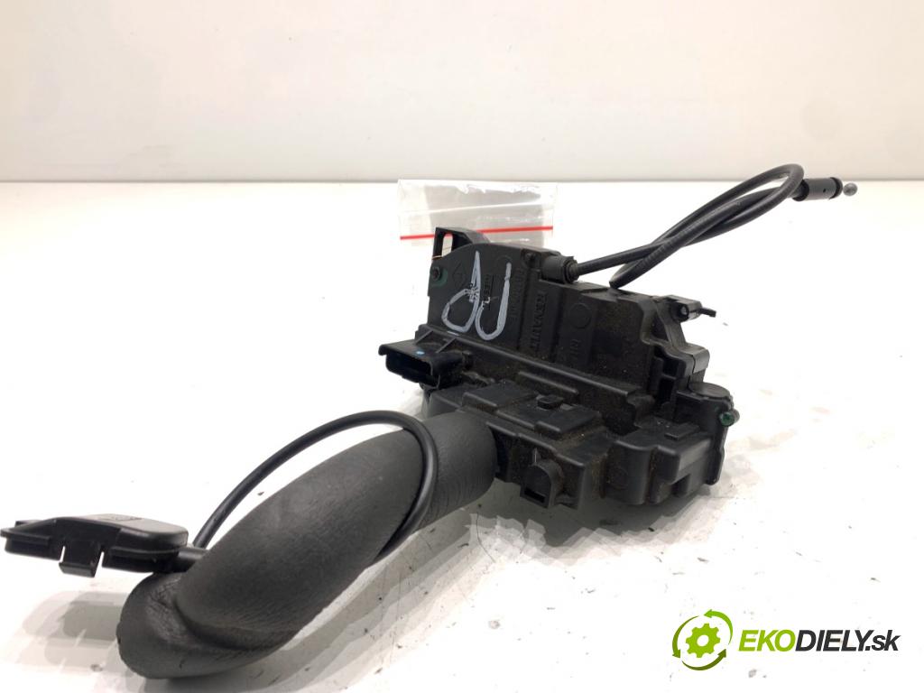 RENAULT MEGANE III liftback 2009 74 kW 1.6 16V (BZ0H) 1598 zámok Dvere pravy zad 82502000