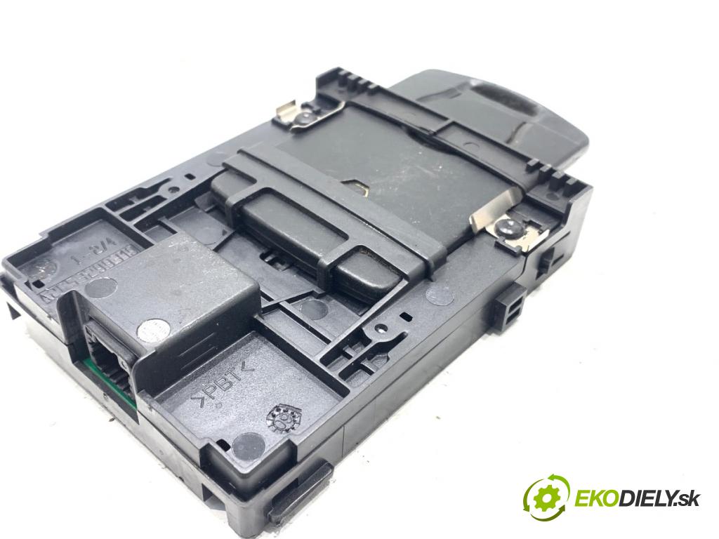 RENAULT MEGANE III liftback 2009 74 kW 1.6 16V (BZ0H) 1598 spinačka čítač KART 285909828R (Spínacia skrinka)