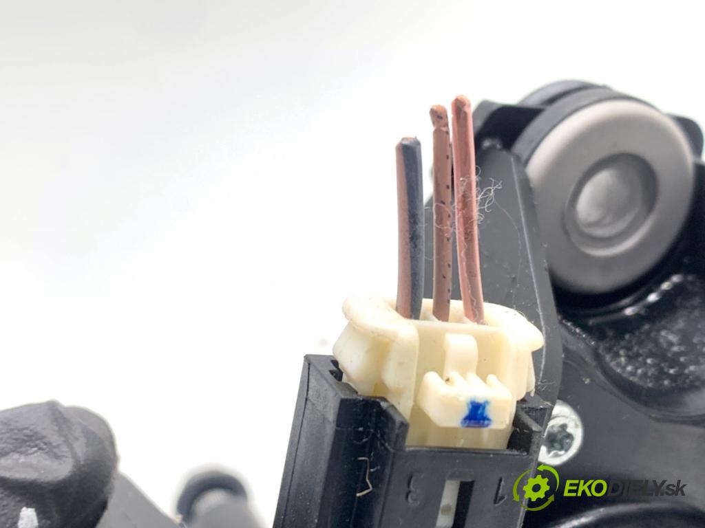 RENAULT MEGANE III liftback 2009 74 kW 1.6 16V (BZ0H) 1598 Motor stieračov zad 287100007R