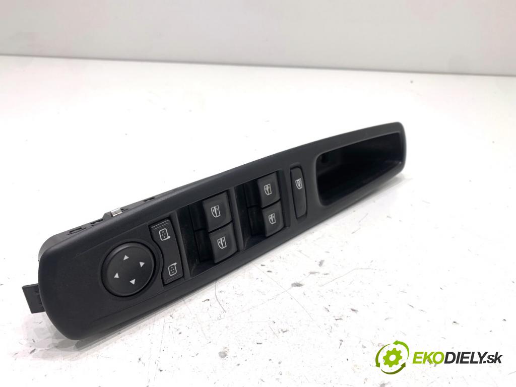 RENAULT MEGANE III liftback 2009 74 kW 1.6 16V (BZ0H) 1598 Prepínač okien 809610016R (Prepínacie páčky pod volantom)
