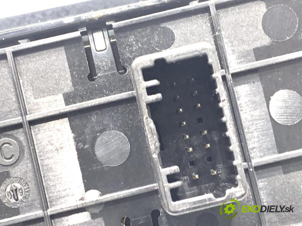 RENAULT MEGANE III liftback 2009 74 kW 1.6 16V (BZ0H) 1598 Prepínač okien 809610016R (Prepínacie páčky pod volantom)