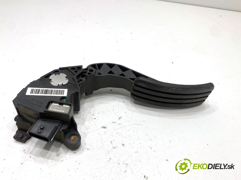 RENAULT MEGANE III liftback 2009 74 kW 1.6 16V (BZ0H) 1598 potenciometr plynového pedálu 180020023R (Potenciometr plynového pedálu)