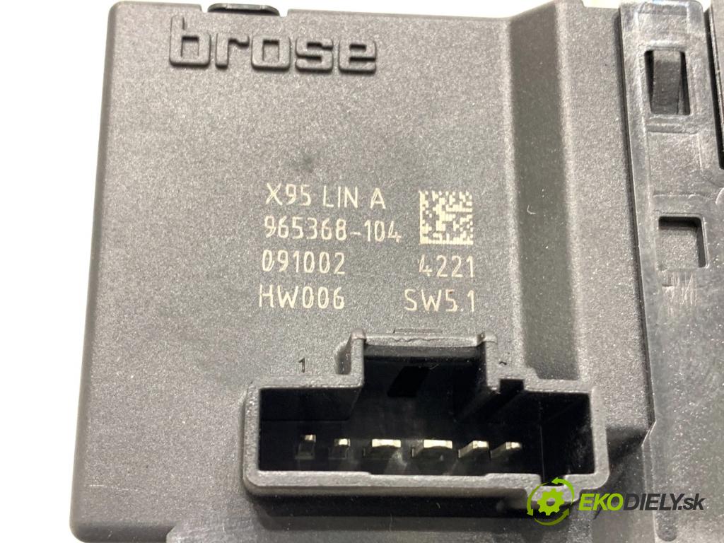 RENAULT MEGANE III liftback 2009 74 kW 1.6 16V (BZ0H) 1598 Mechanizmus okna pravy predný 807300004R