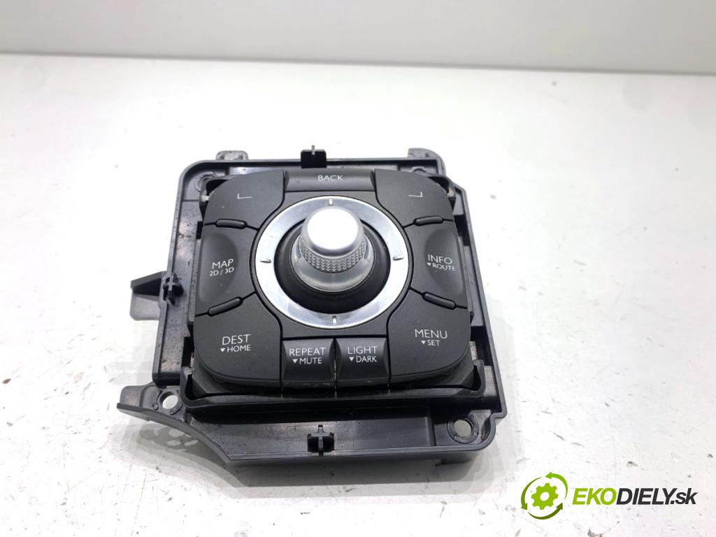 RENAULT MEGANE III liftback 2009 74 kW 1.6 16V (BZ0H) 1598 Panel ovládania navigácie 253B00004R