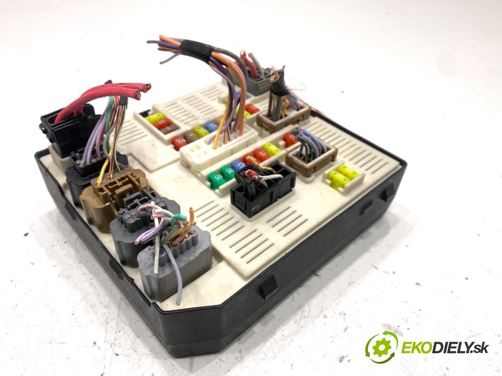 RENAULT MEGANE III liftback 2009 74 kW 1.6 16V (BZ0H) 1598 Modul USM 284B60008R (Riadiaca jednotka ostatné)