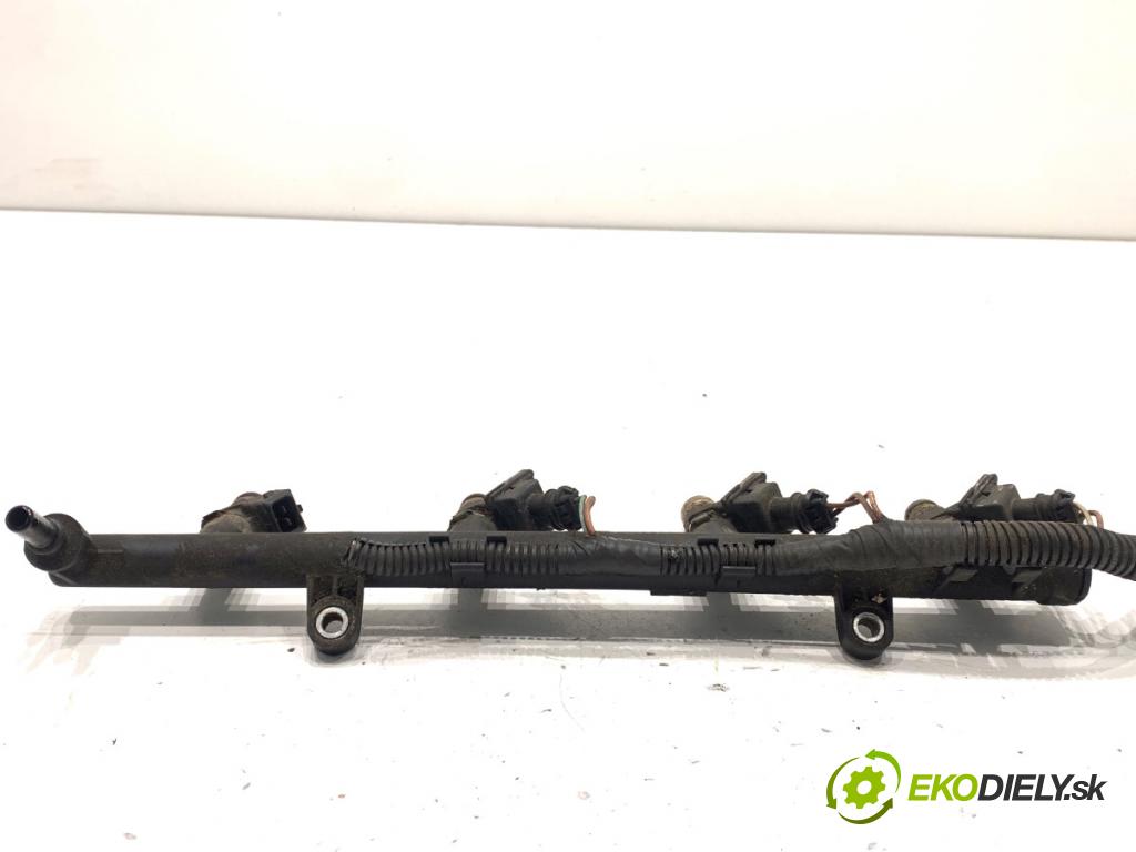 RENAULT MEGANE III liftback 2009 74 kW 1.6 16V (BZ0H) 1598 Lišta vstrekovacia 8200135504 (Vstrekovacia lišta)