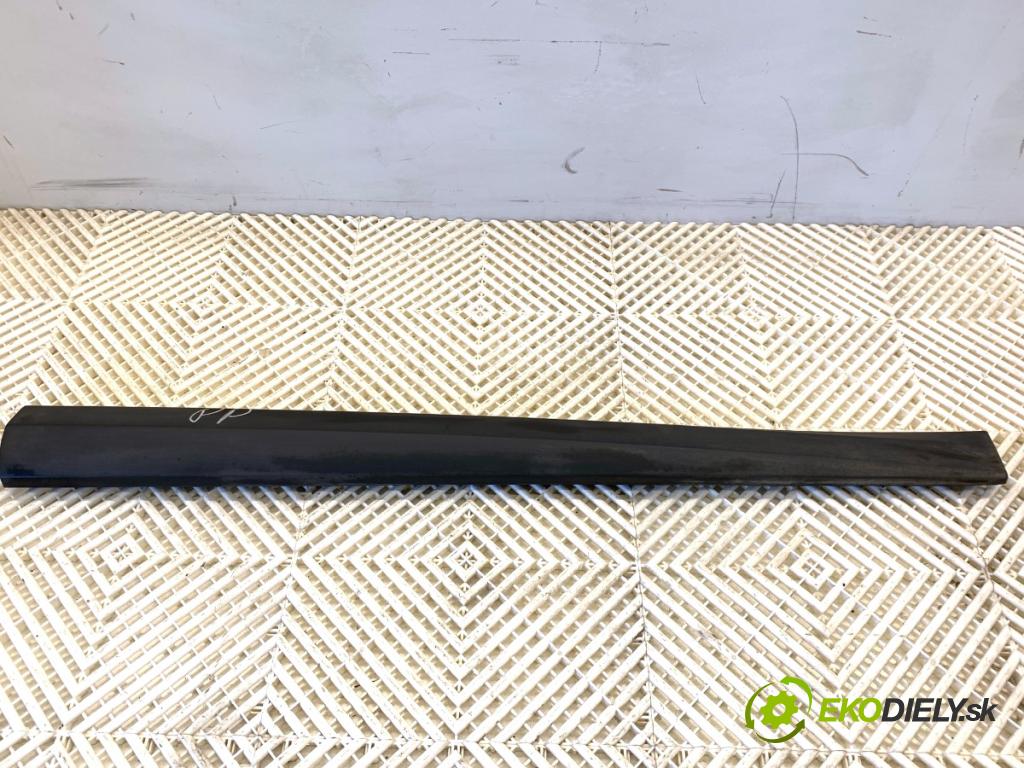 RENAULT MEGANE III liftback 2009 74 kW 1.6 16V (BZ0H) 1598 Lišta Dvere pravy predný 