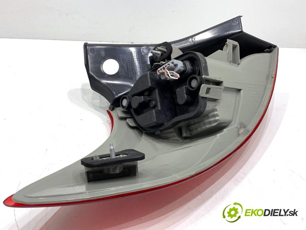 RENAULT MEGANE III liftback 2009 74 kW 1.6 16V (BZ0H) 1598 Svetlo pravy zad