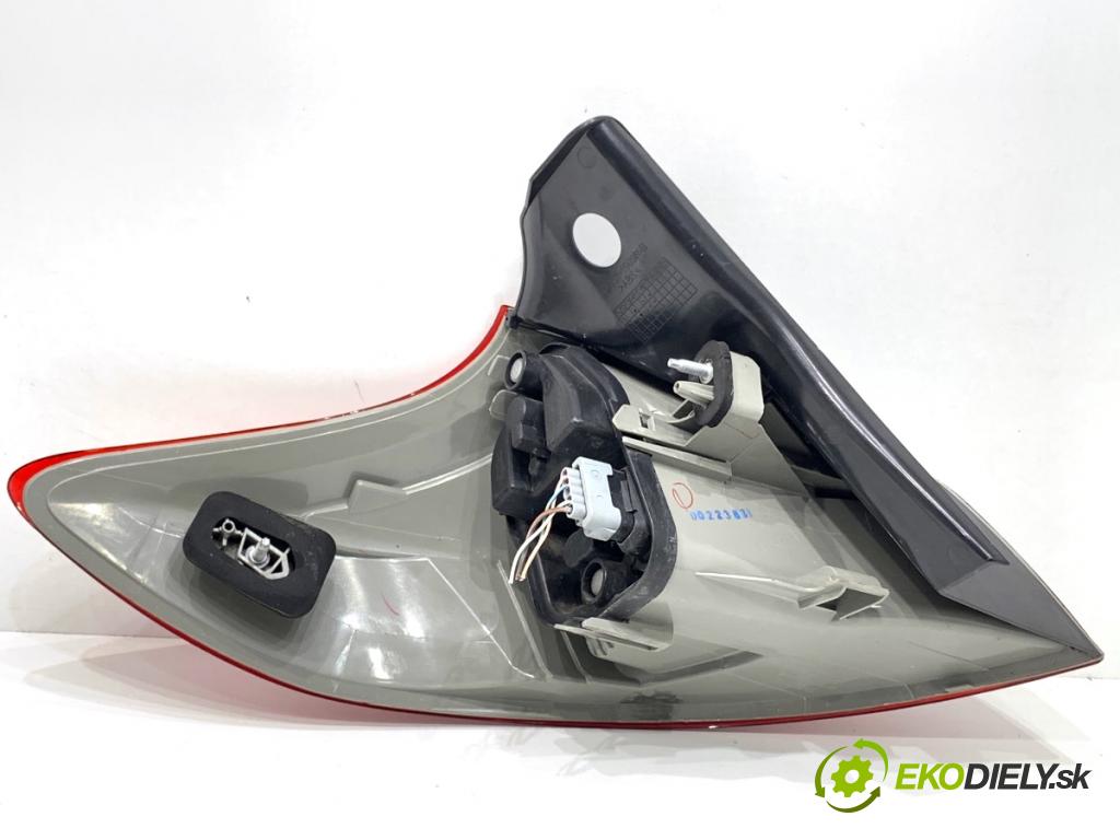 RENAULT MEGANE III liftback 2009 74 kW 1.6 16V (BZ0H) 1598 Svetlo pravy zad