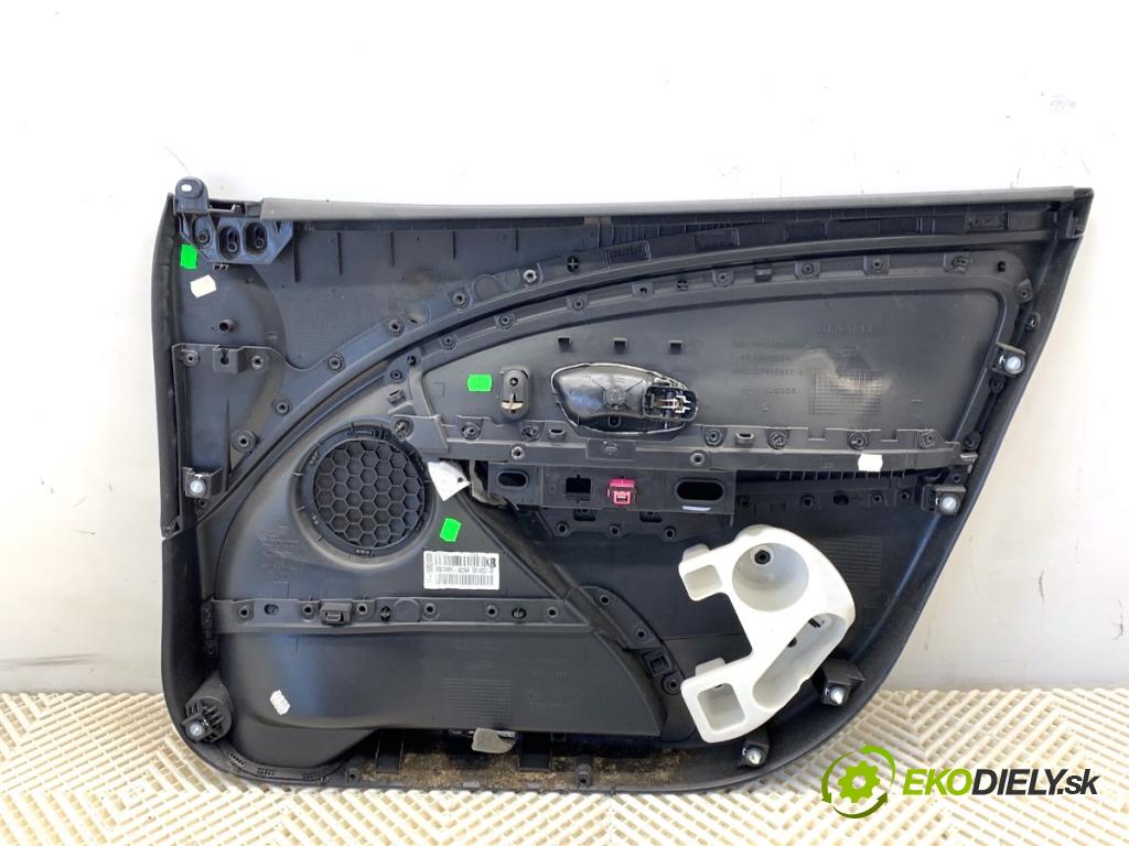 RENAULT MEGANE III liftback 2009 74 kW 1.6 16V (BZ0H) 1598 čalúnenie Dvere ľavy predný