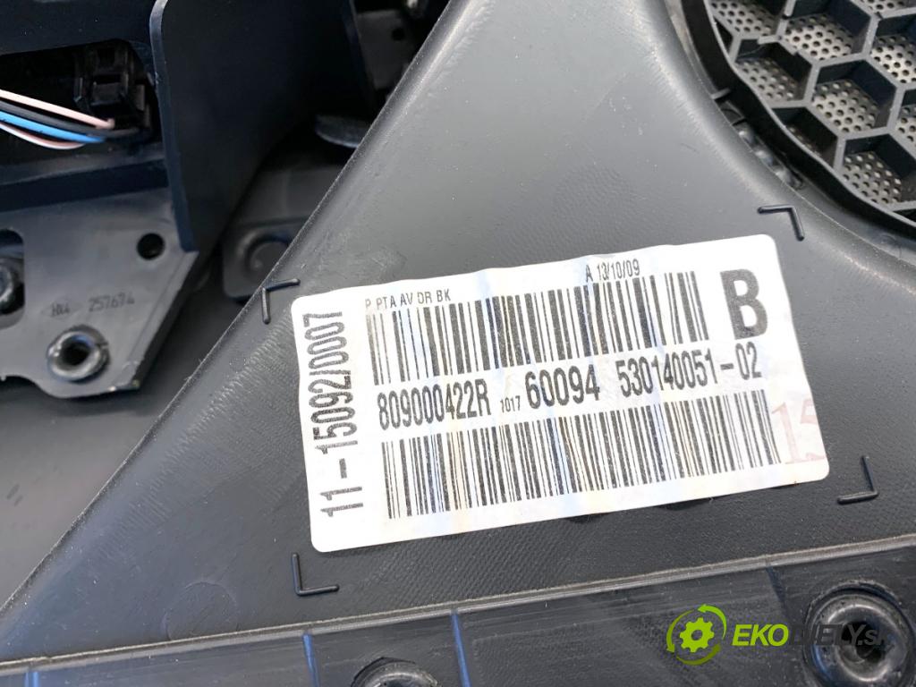 RENAULT MEGANE III liftback 2009 74 kW 1.6 16V (BZ0H) 1598 čalúnenie Dvere pravy predný