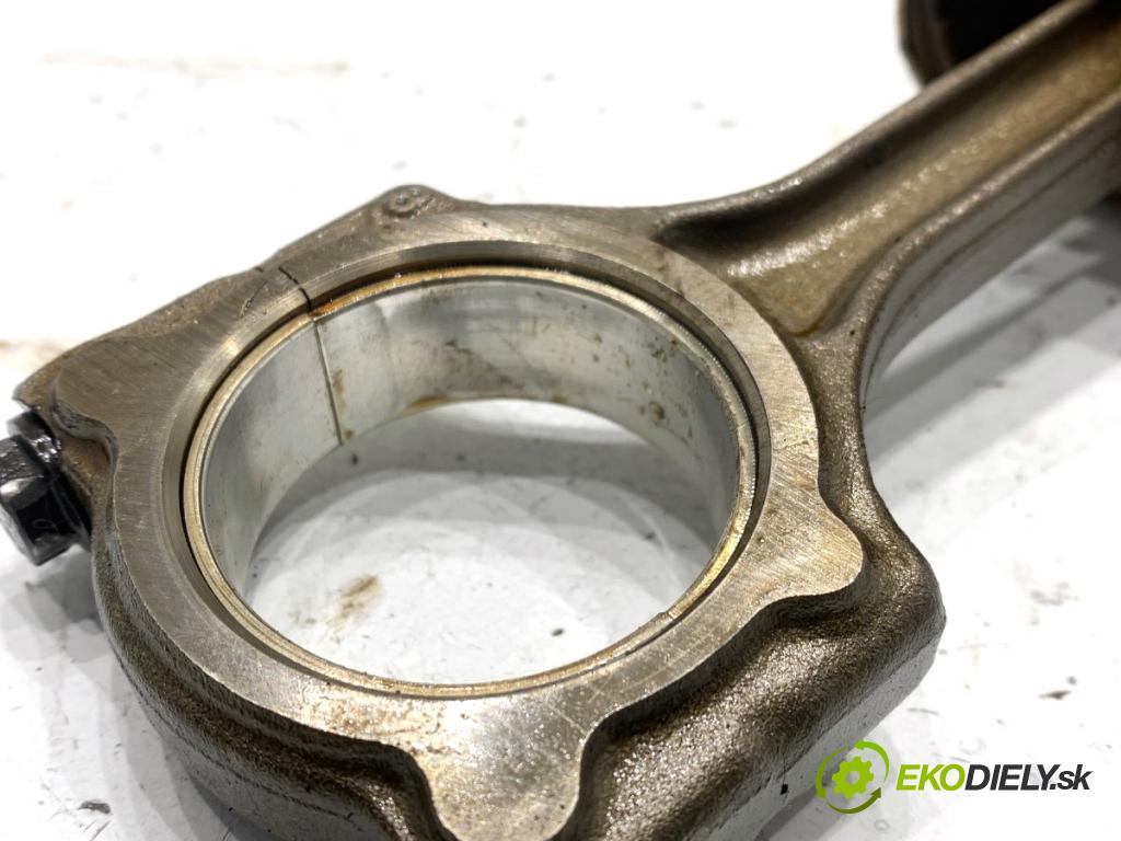 RENAULT MEGANE III liftback 2009 74 kW 1.6 16V (BZ0H) 1598 PÍST: ojnice K4M848 (Píst)