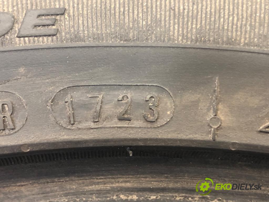 --- ---      PNEUMATIKY: 2X 255/40 19" NEXEN