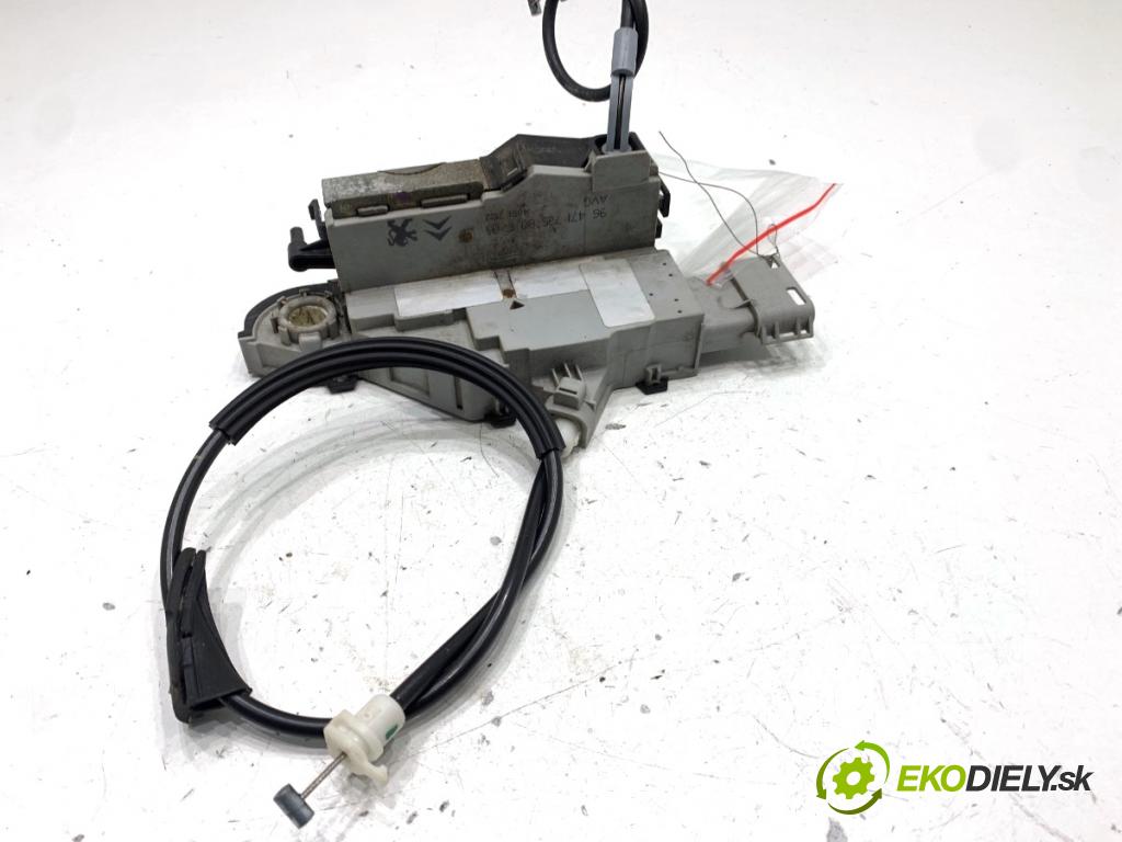 CITROEN C4 I liftback 2005 100 kW 2.0 HDi 1997 zámok Dvere ľavy predný 9647173580