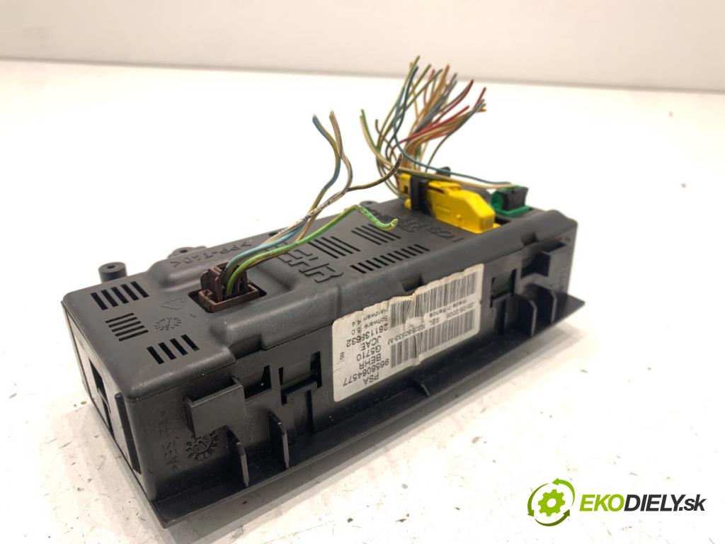 CITROEN C4 I liftback 2005 100 kW 2.0 HDi 1997 Panel ovládania kúrenia 9658084577 (Prepínacie páčky pod volantom)