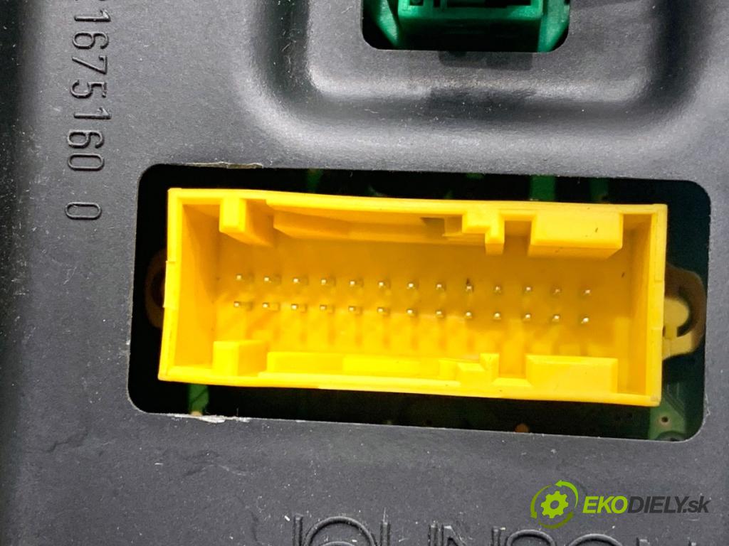 CITROEN C4 I liftback 2005 100 kW 2.0 HDi 1997 Panel ovládania kúrenia 9658084577 (Prepínacie páčky pod volantom)