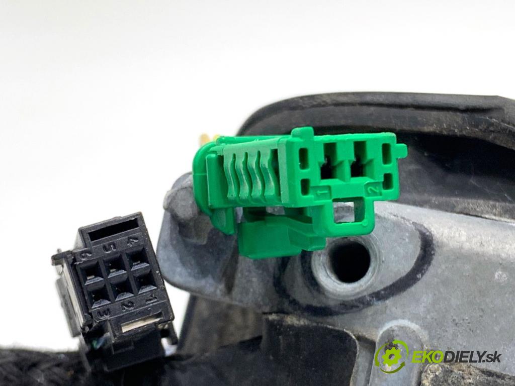 CITROEN C4 I liftback 2005 100 kW 2.0 HDi 1997 zpětné zrcátko levý