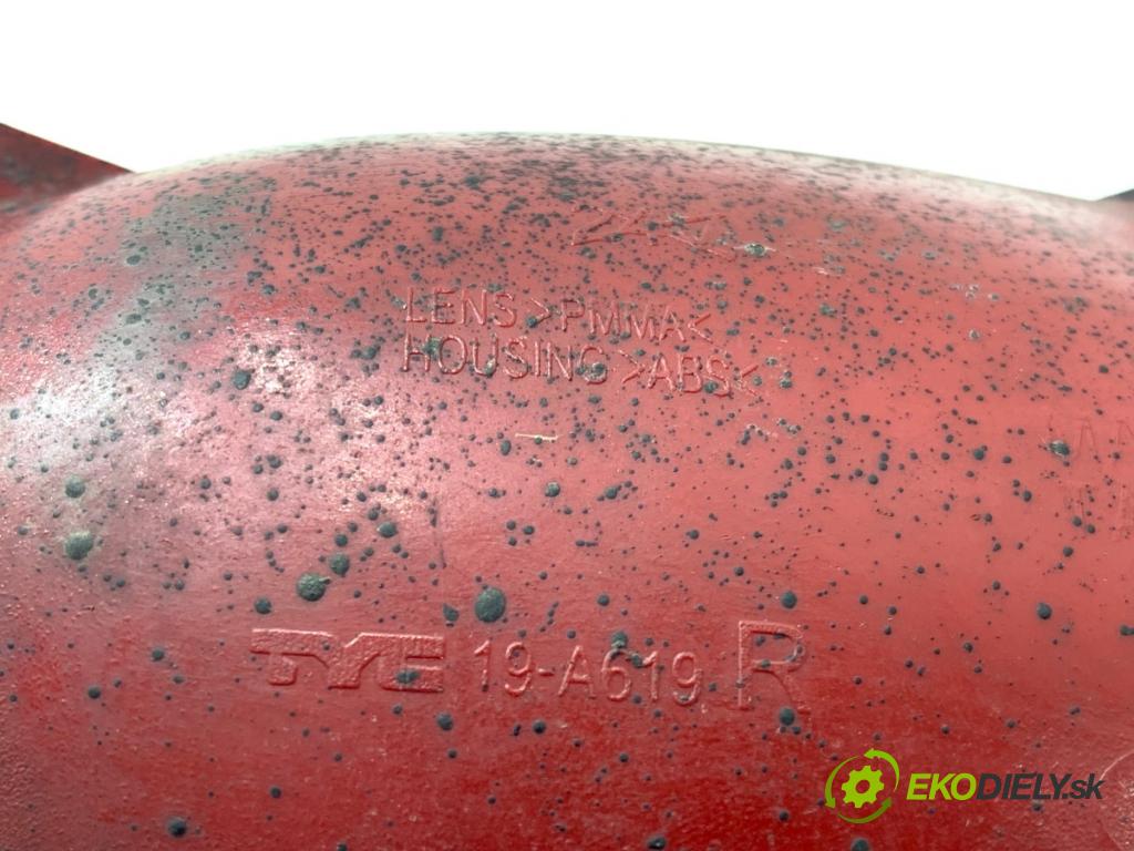 CITROEN C4 I liftback 2005 100 kW 2.0 HDi 1997 Svetlo nárazníka pravy zad