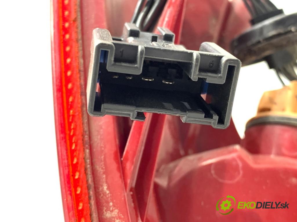 CITROEN C4 I liftback 2005 100 kW 2.0 HDi 1997 Svetlo pravy zad 9655863980 9655863780