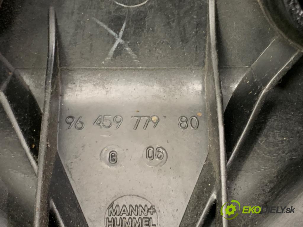 CITROEN C4 I liftback 2005 100 kW 2.0 HDi 1997 potrubí sání 9645977980 (Sací potrubí)