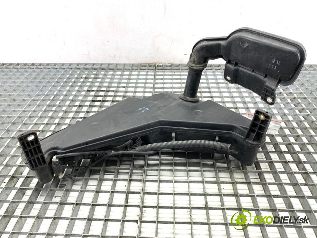 AUDI Q5 8R SUV 2011 125 kW 2.0 TDI quattro 1968 Nádržka ostrekovačov 8R0955453B