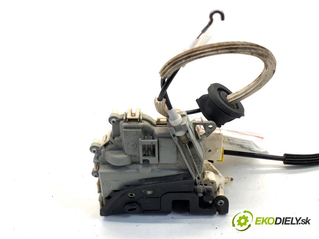 AUDI Q5 8R SUV 2011 125 kW 2.0 TDI quattro 1968 zámok Dvere ľavy zad 8K0839015C