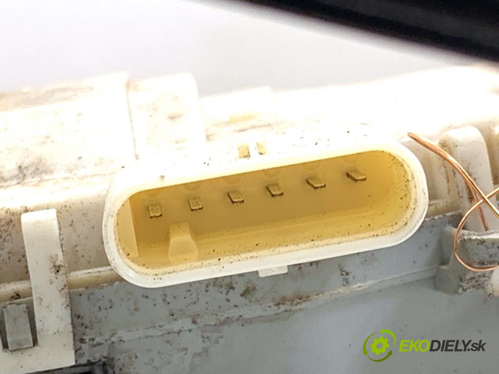 AUDI Q5 8R SUV 2011 125 kW 2.0 TDI quattro 1968 zámok Dvere pravy predný 8J1837016C