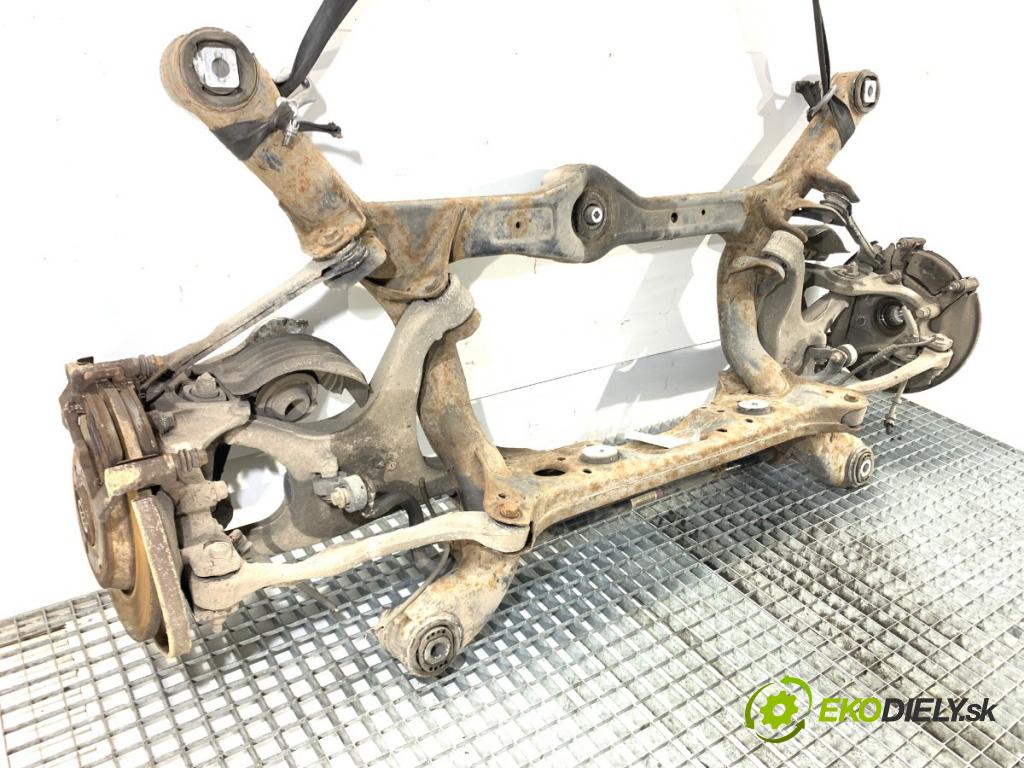 AUDI Q5 8R SUV 2011 125 kW 2.0 TDI quattro 1968 Výstuha zad