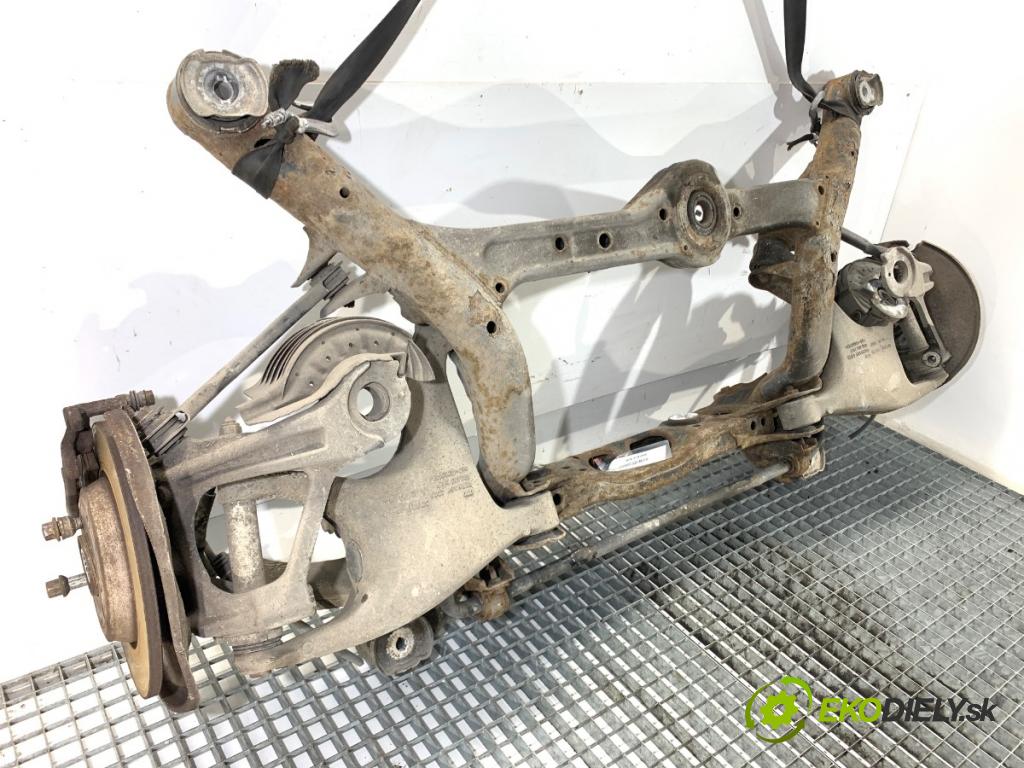 AUDI Q5 8R SUV 2011 125 kW 2.0 TDI quattro 1968 Výstuha zad