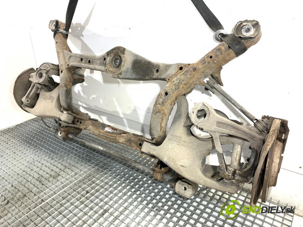 AUDI Q5 8R SUV 2011 125 kW 2.0 TDI quattro 1968 Výstuha zad