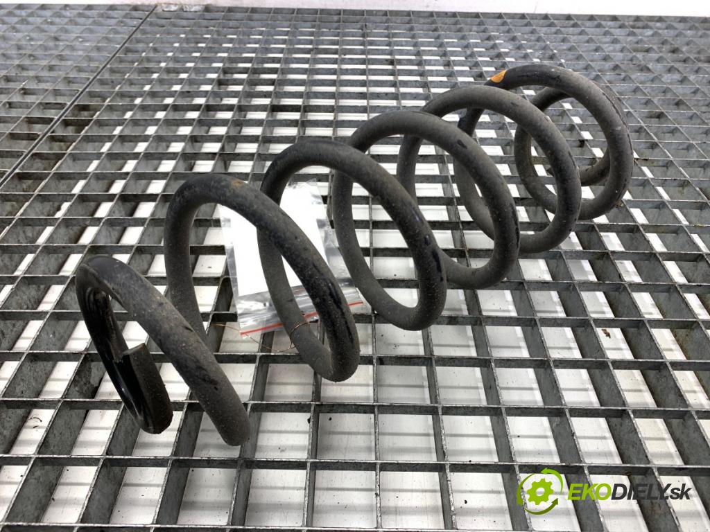 AUDI Q5 8R SUV 2011 125 kW 2.0 TDI quattro 1968 Pružina zad  (Kľučka dverí ostatné)