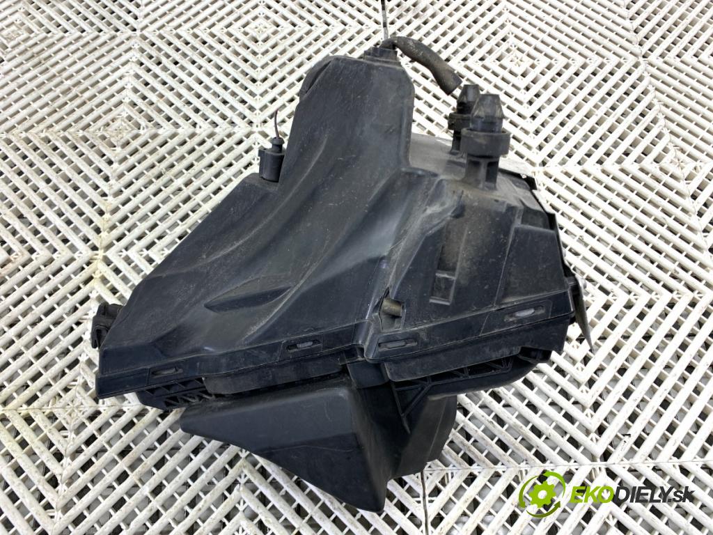 AUDI Q5 8R SUV 2011 125 kW 2.0 TDI quattro 1968 obal filtra vzduchu 8K0133837BG (Kryt vzduchového filtru)