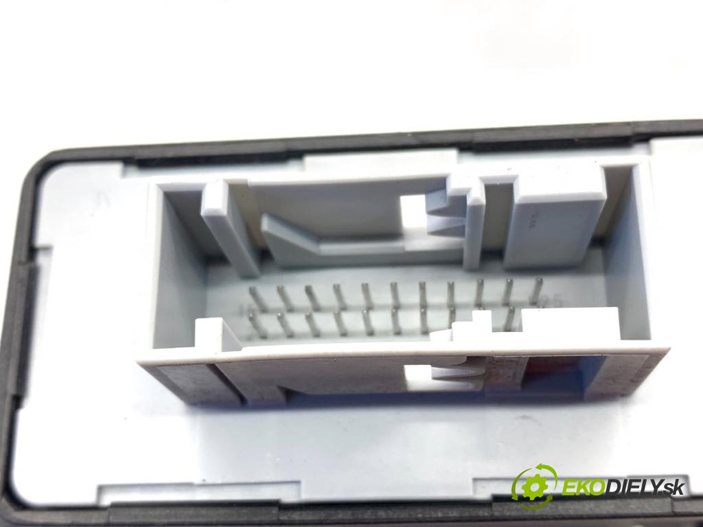 AUDI Q5 8R SUV 2011 125 kW 2.0 TDI quattro 1968 Modul uhlu svetla 8K0907357D