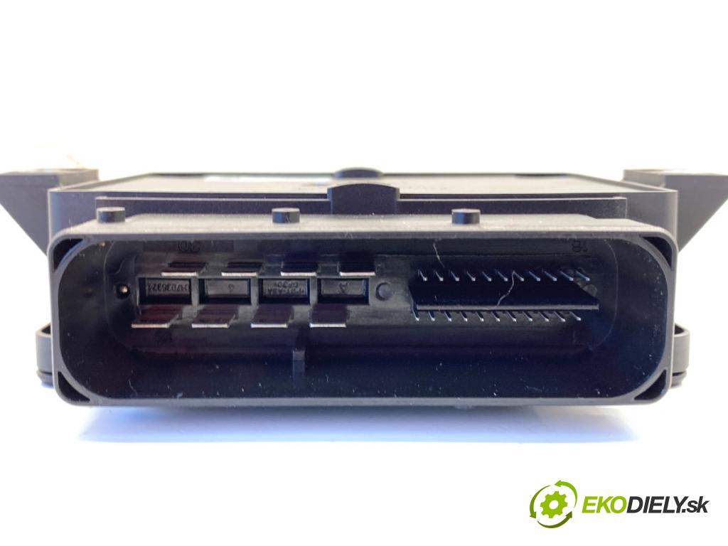 AUDI Q5 8R SUV 2011 125 kW 2.0 TDI quattro 1968 Modul brzdy ručnej brzdy 8K0907801H