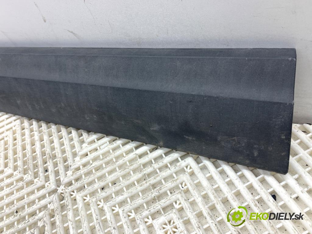 AUDI Q5 8R SUV 2011 125 kW 2.0 TDI quattro 1968 lišta dveře levý přední část