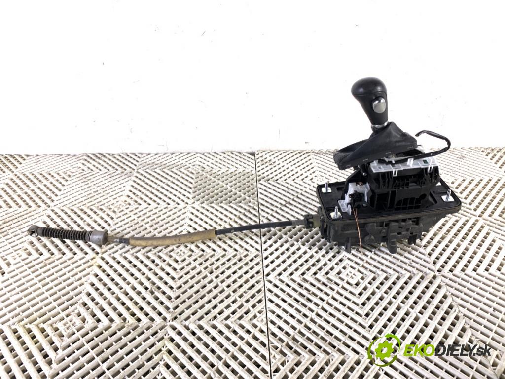 AUDI Q5 8R SUV 2011 125 kW 2.0 TDI quattro 1968 kulisa 8R1713041E (Řadicí páka (kulisa) )