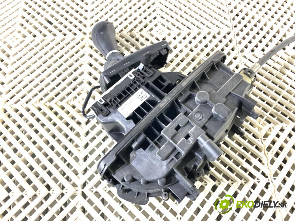 AUDI Q5 8R SUV 2011 125 kW 2.0 TDI quattro 1968 kulisa 8R1713041E (Řadicí páka (kulisa) )