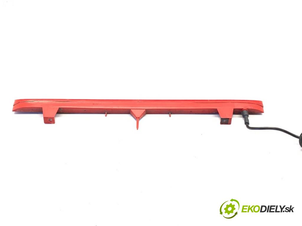 AUDI Q5 8R SUV 2011 125 kW 2.0 TDI quattro 1968 Svetlo brzdových svetiel 8R0945097