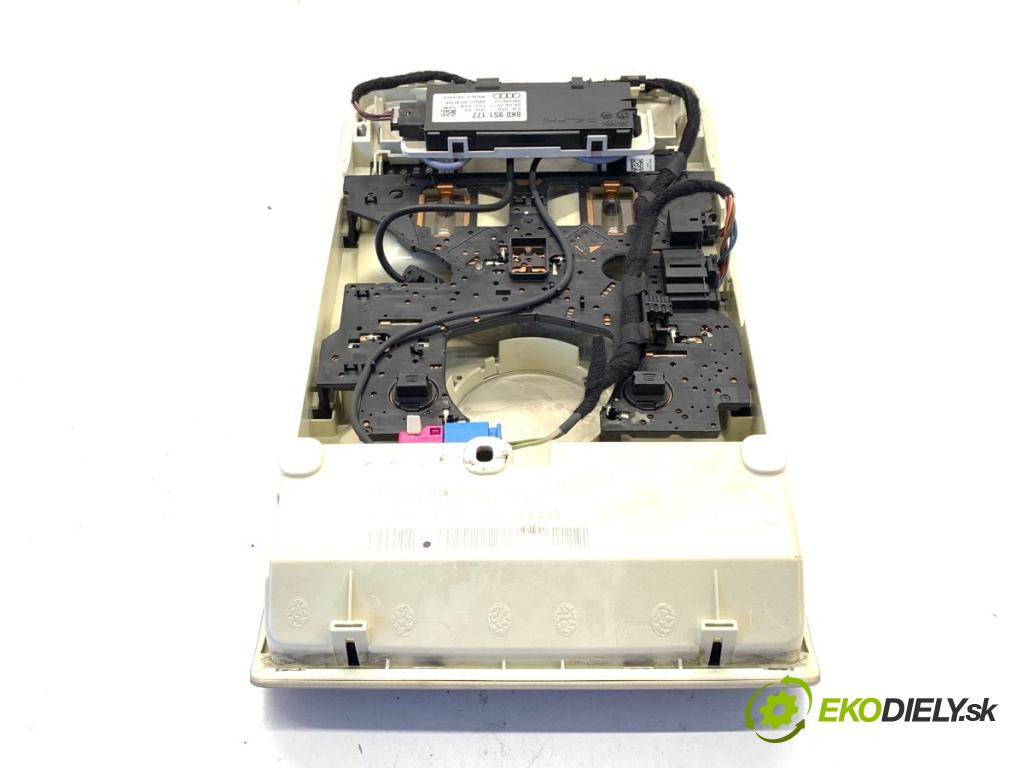 AUDI Q5 8R SUV 2011 125 kW 2.0 TDI quattro 1968 světlo stropní 8K0951177