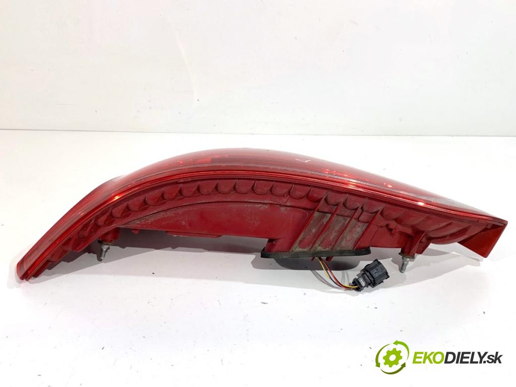 AUDI Q5 8R SUV 2011 125 kW 2.0 TDI quattro 1968 Svetlo pravy zad 8R0945094A