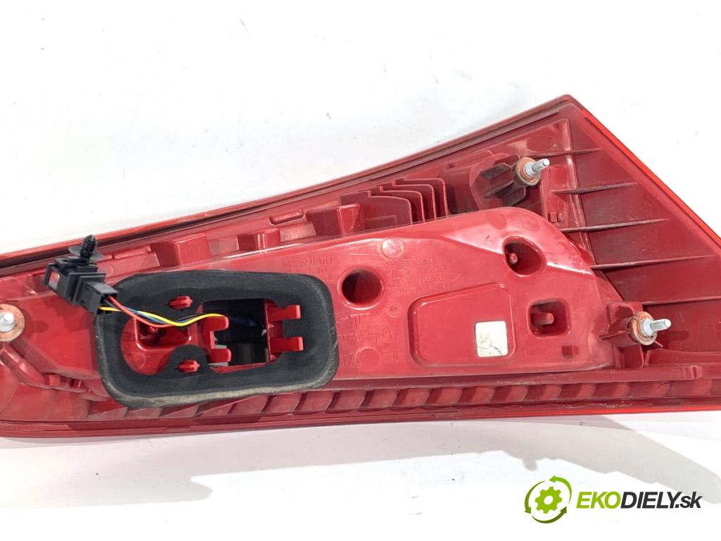 AUDI Q5 8R SUV 2011 125 kW 2.0 TDI quattro 1968 Svetlo pravy zad 8R0945094A