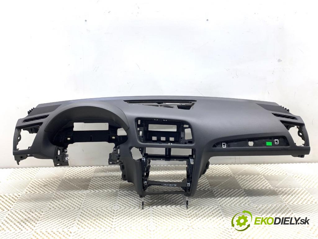 AUDI Q5 8R SUV 2011 125 kW 2.0 TDI quattro 1968 palubní doska 8R1857041F (Palubní deska)