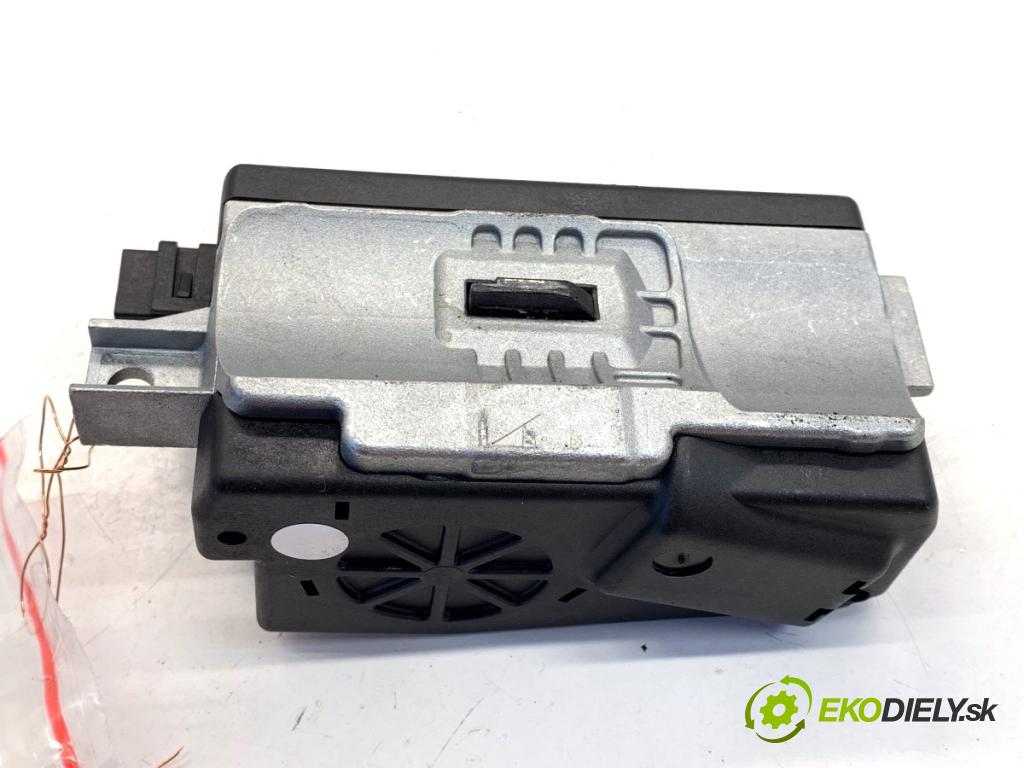 AUDI Q5 8R SUV 2011 125 kW 2.0 TDI quattro 1968 blokáda volantu 8K0905852D (Riadenie ostatné)