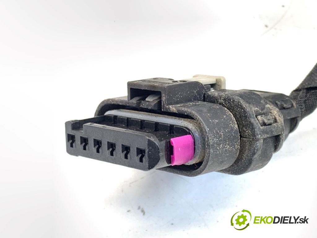 AUDI Q5 8R SUV 2011 125 kW 2.0 TDI quattro 1968 káblovačka dveře přední část pravý 8R0971030BD